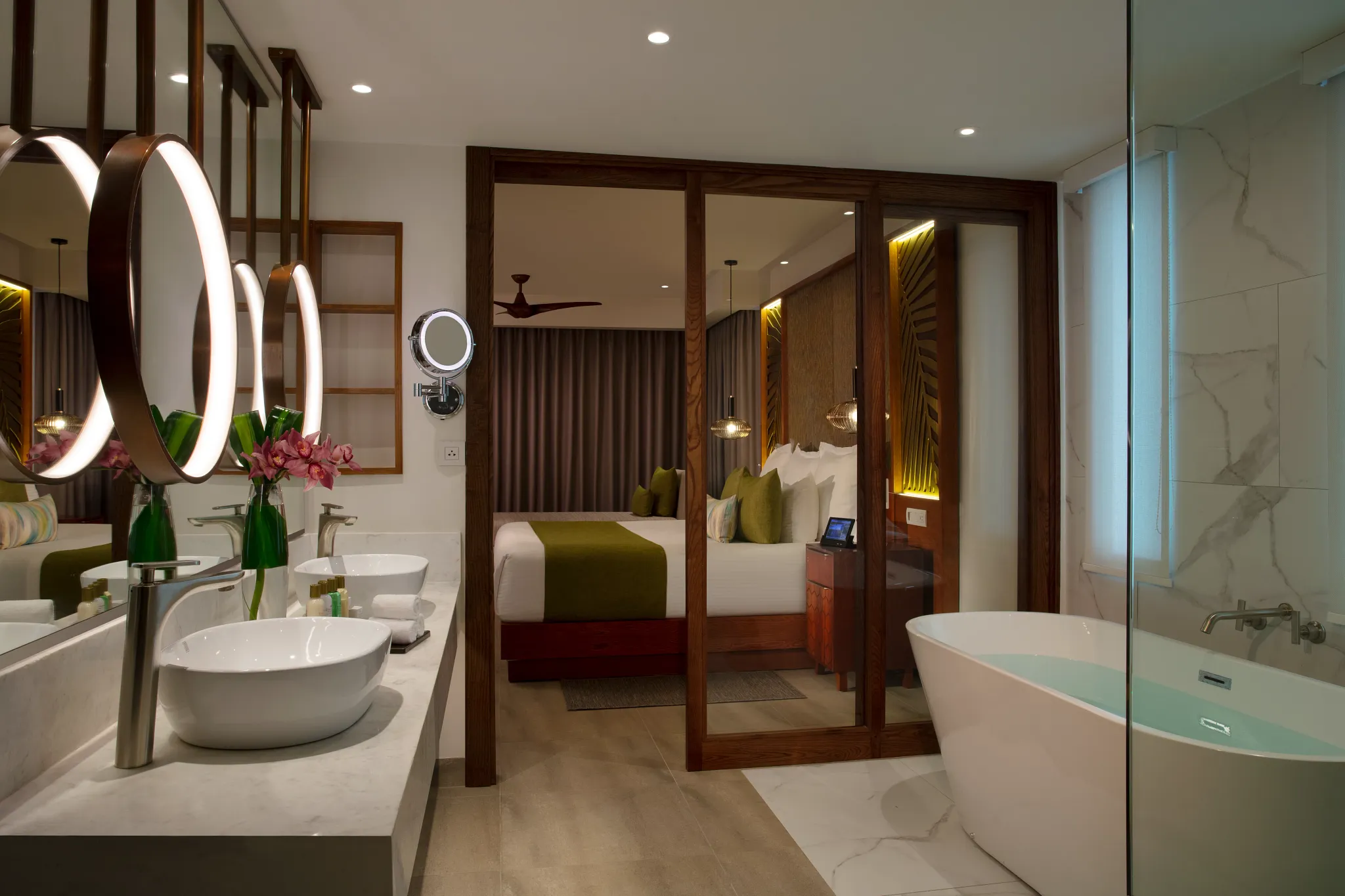 Preferred Club Presidential Suite Bathroom — Dreams Macao Beach