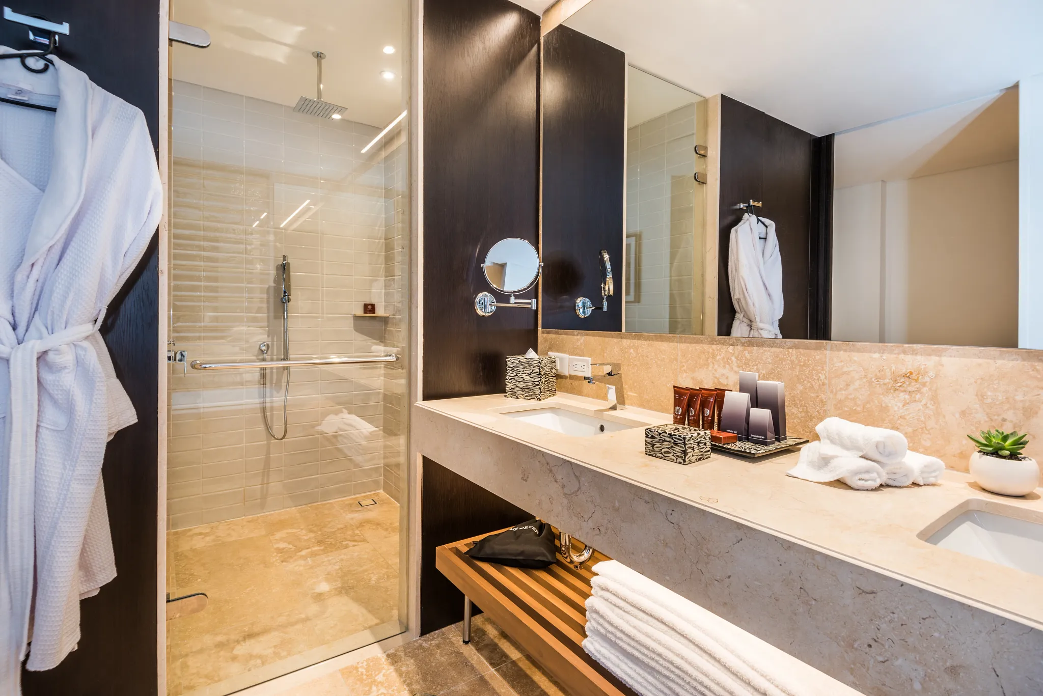 Junior Suite bathroom shower — Dreams Karibana Cartagena