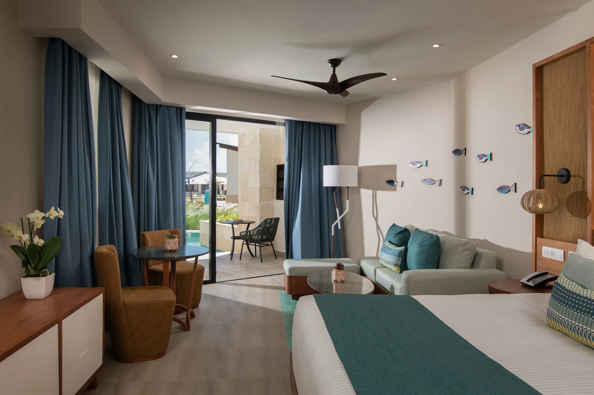 Preferred Club Junior Suite Swim-Out — Dreams Macao Beach