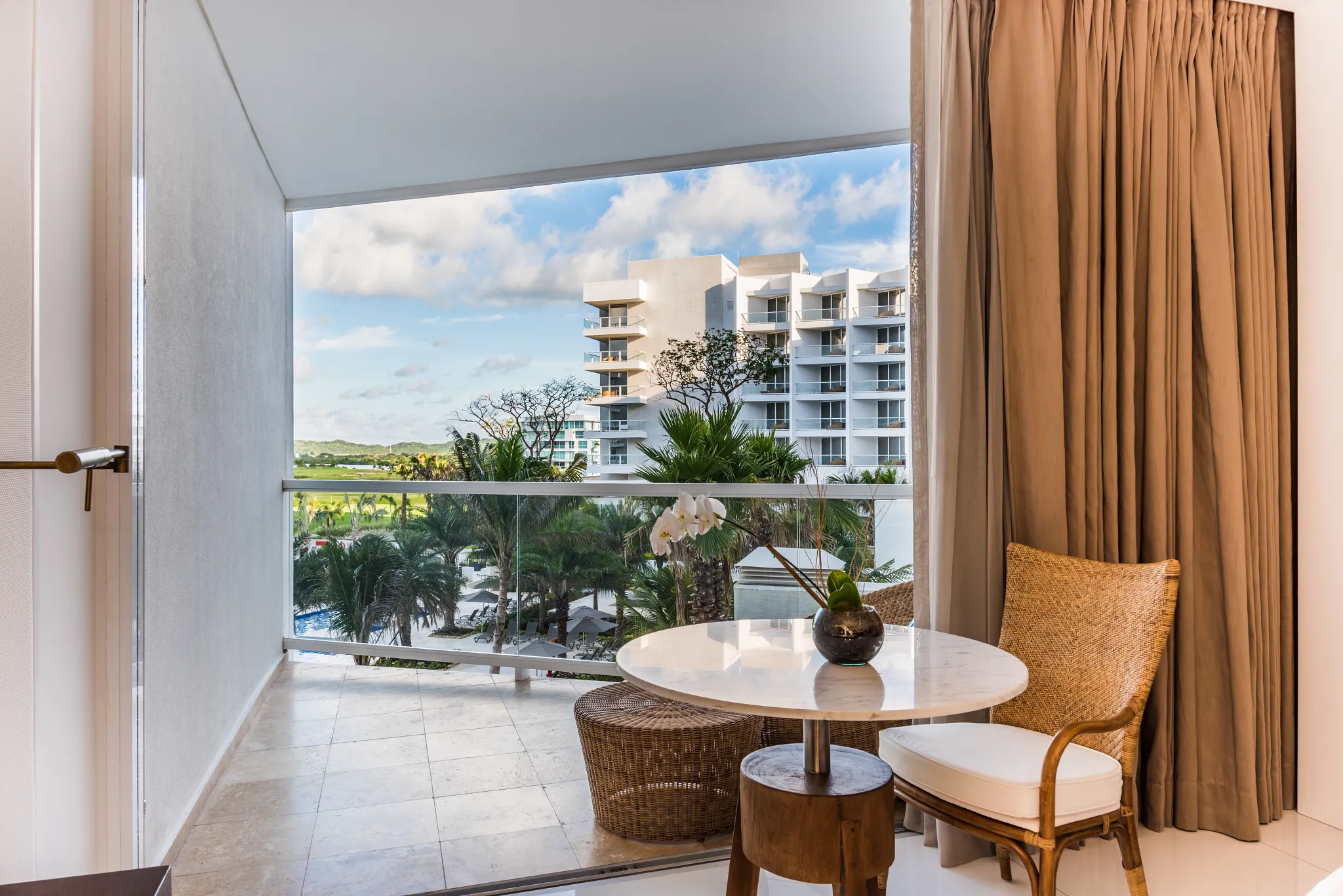 PC Junior Suite Tropical View living area terrace — Dreams Karibana Cartagena