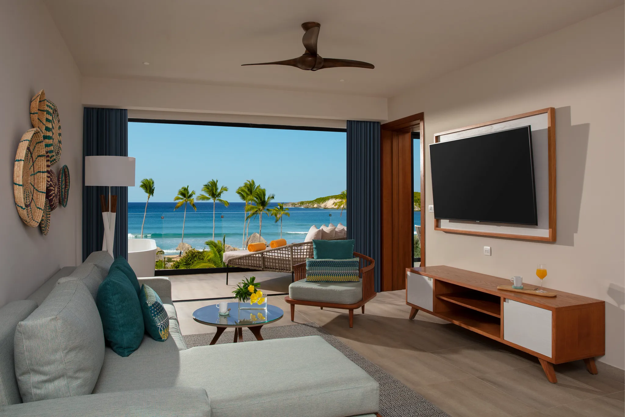Preferred Club Master Suite Ocean Front Living Area — Dreams Macao Beach