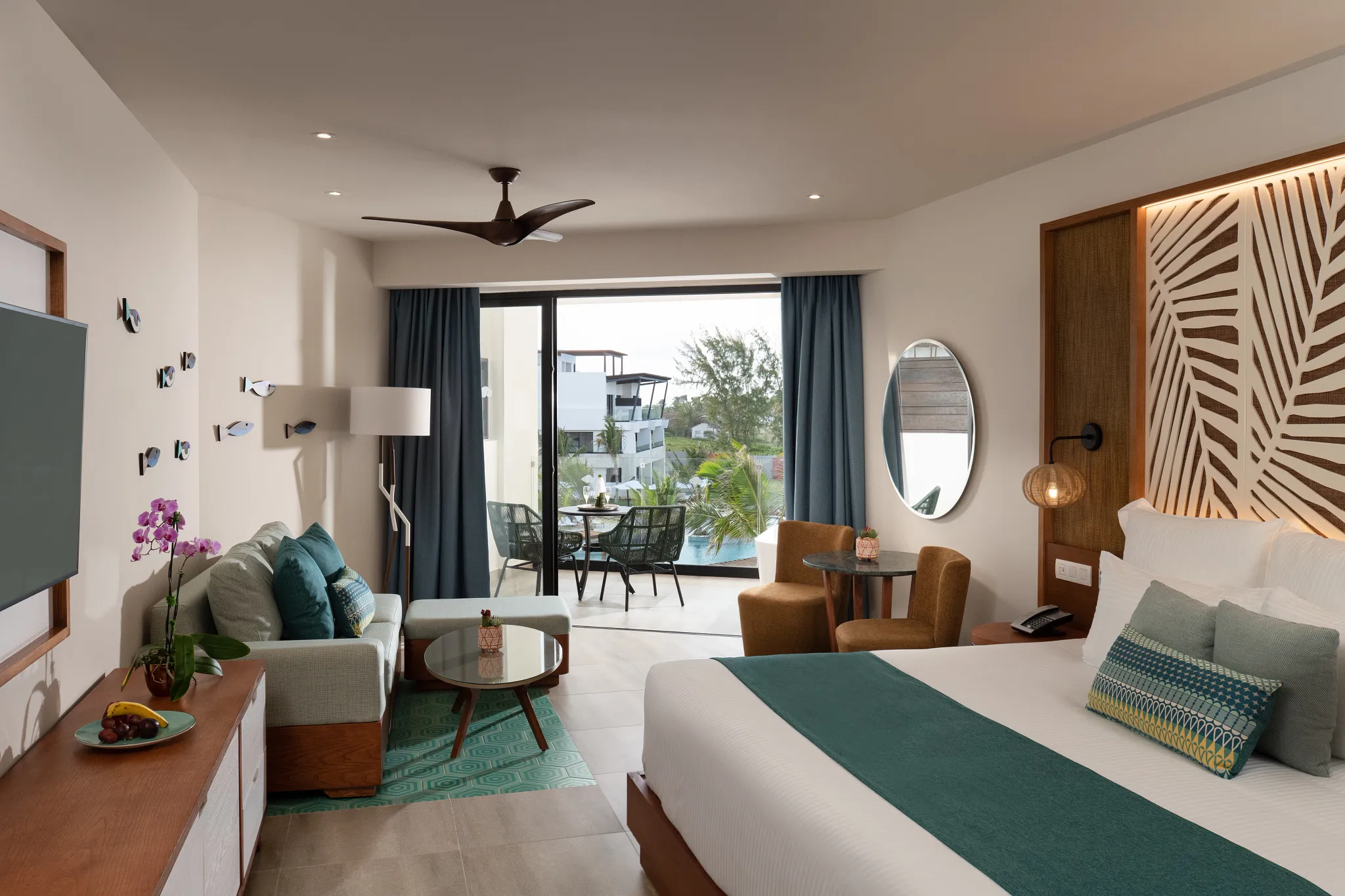 Junior Suite Pool View King — Dreams Macao Beach